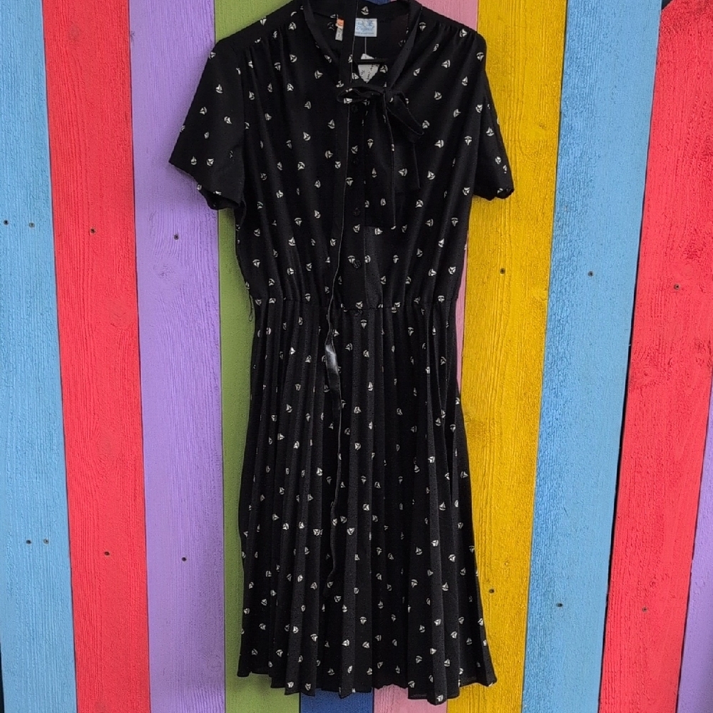 Vintage 50s Black Midi Sundress with Tie Collar And Boat Print